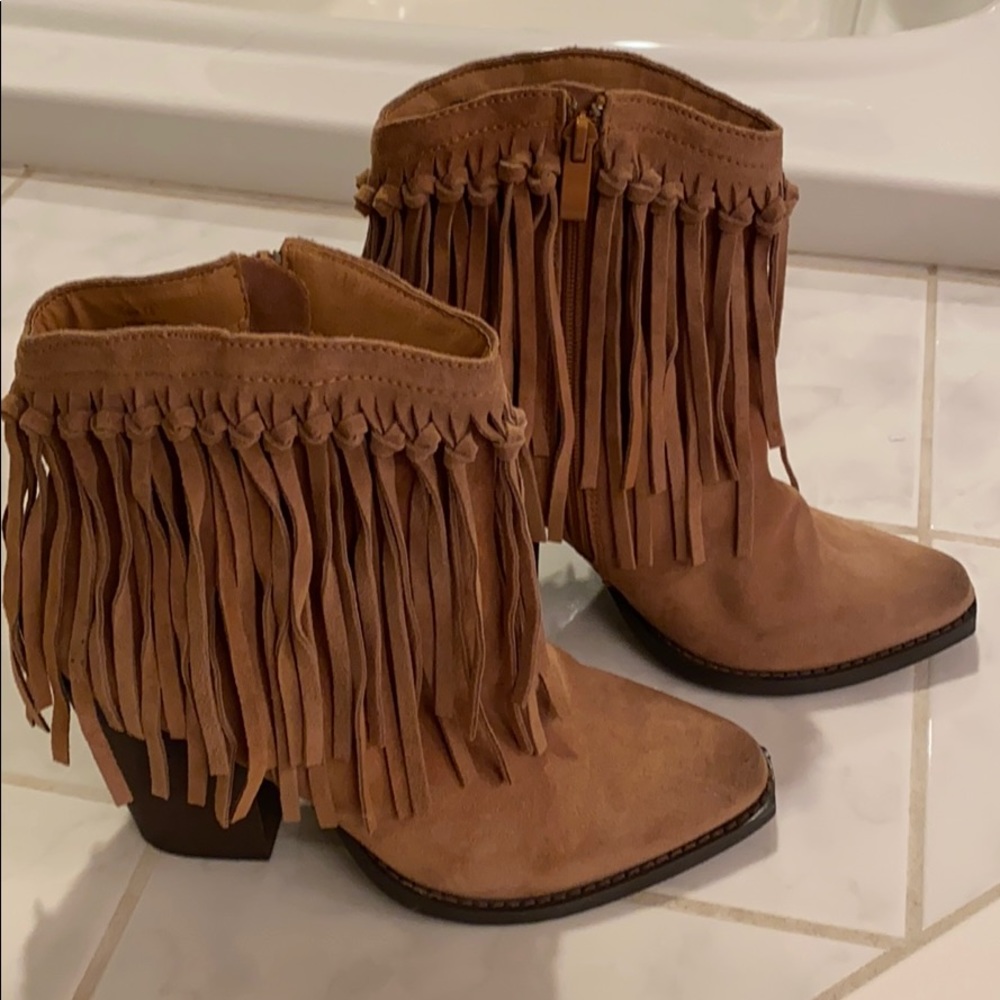 Very Volatile fringe ankle suede boots